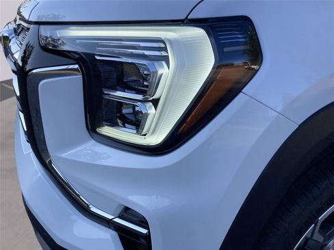 New 2026 GMC Terrain Elevation w/ Elevation Premium Package image 10