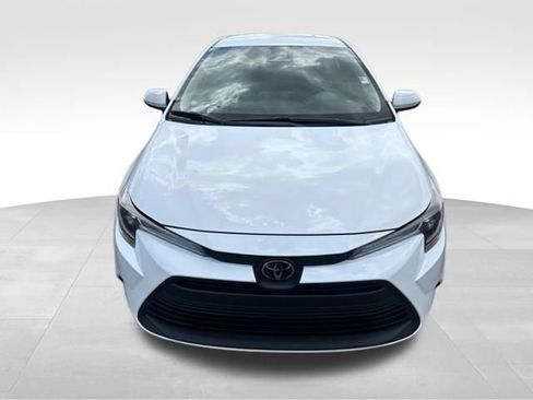 Used 2025 Toyota Corolla LE w/ Convenience Package FWD image 8