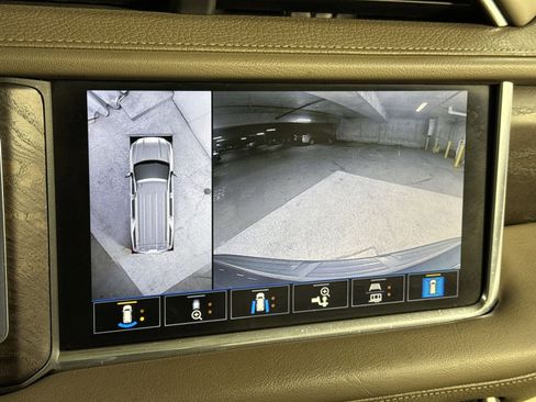 Used 2021 GMC Yukon XL Denali w/ Denali Premium Package image 23