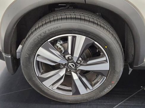 Used 2023 Nissan Rogue Platinum image 10