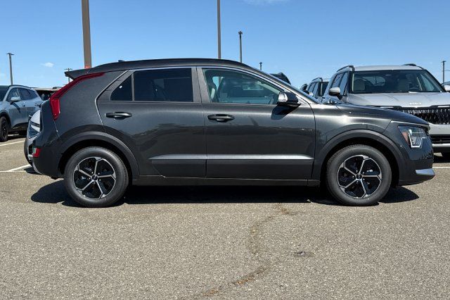New 2026 Kia Niro EX FWD image 3