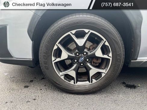 Used 2020 Subaru Crosstrek 2.0i Premium w/ Moonroof Package 2 AWD/4WD image 3