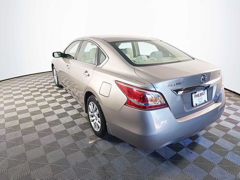 Used 2013 Nissan Altima 2.5 S FWD image 6