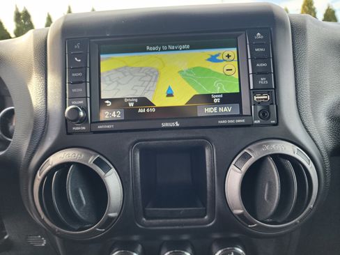 Used 2016 Jeep Wrangler Unlimited Sport image 31