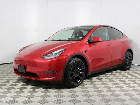 Used 2022 Tesla Model Y Long Range AWD/4WD image 3