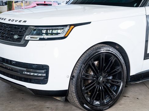 Used 2025 Land Rover Range Rover Long Wheelbase Autobiography image 12