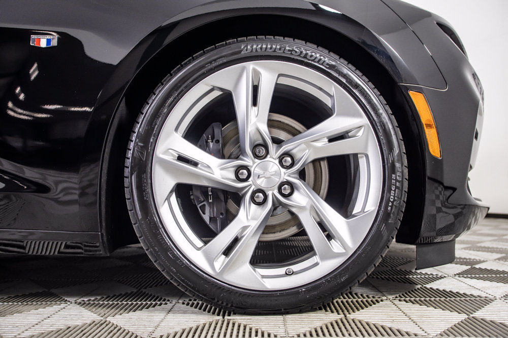 Used 2021 Chevrolet Camaro SS RWD image 22
