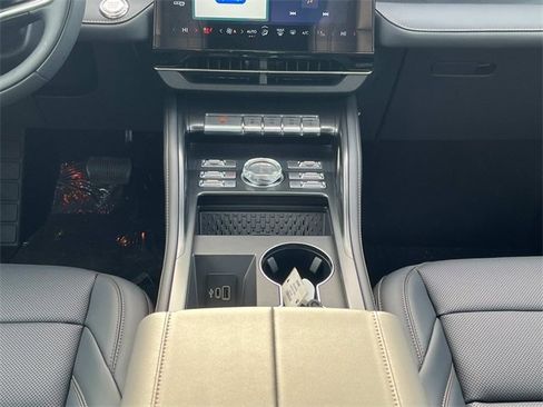 New 2025 Lincoln Nautilus Premier w/ Jet Appearance Package image 17