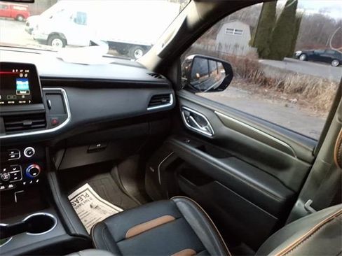 Used 2023 GMC Yukon XL AT4 w/ AT4 Premium Plus Package image 19