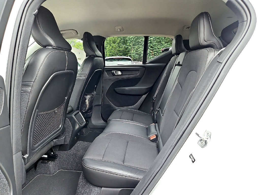 Used 2020 Volvo XC40 T5 Momentum AWD/4WD image 12
