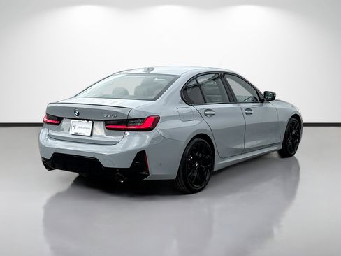 New 2026 BMW 330i Sedan RWD image 3