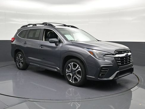 Used 2023 Subaru Ascent Limited AWD/4WD image 5