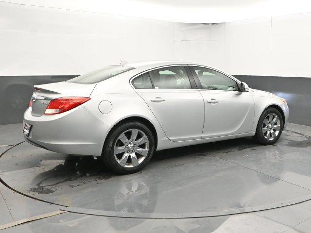 Used 2012 Buick Regal Leather FWD image 2