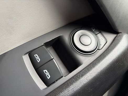 Used 2022 Chevrolet Camaro LT RWD image 11