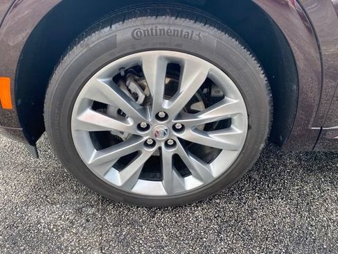 Used 2023 Buick Envision Avenir AWD/4WD image 10