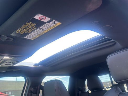 Used 2024 Toyota Tacoma TRD Off-Road w/ TRD Off Road Premium Package image 18