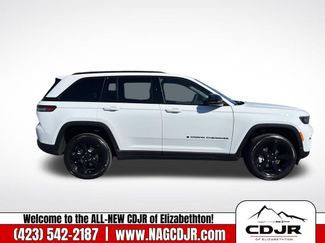 New 2025 Jeep Grand Cherokee Limited w/ Black Appearance Package video 2