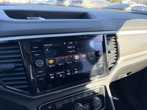 Certified 2021 Volkswagen Atlas SEL image 32