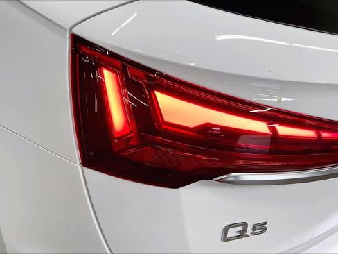 Used 2023 Audi Q5 2.0T Premium w/ Convenience Package image 31