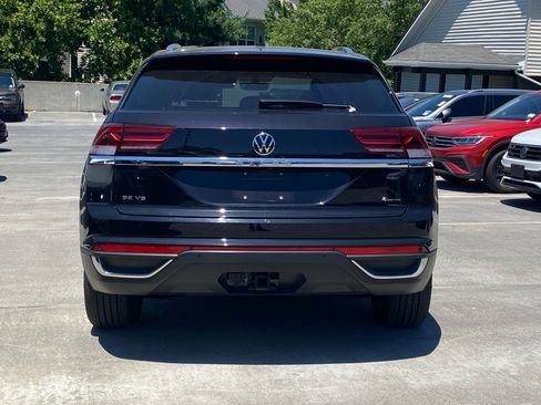 Certified 2023 Volkswagen Atlas Cross Sport SE w/ Panoramic Sunroof Package AWD/4WD image 3