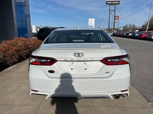 Used 2024 Toyota Camry SE image 7