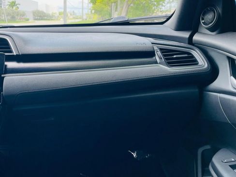 Used 2019 Honda Civic Sport image 11