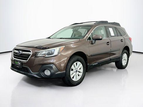 Used 2019 Subaru Outback 2.5i Premium AWD/4WD image 3