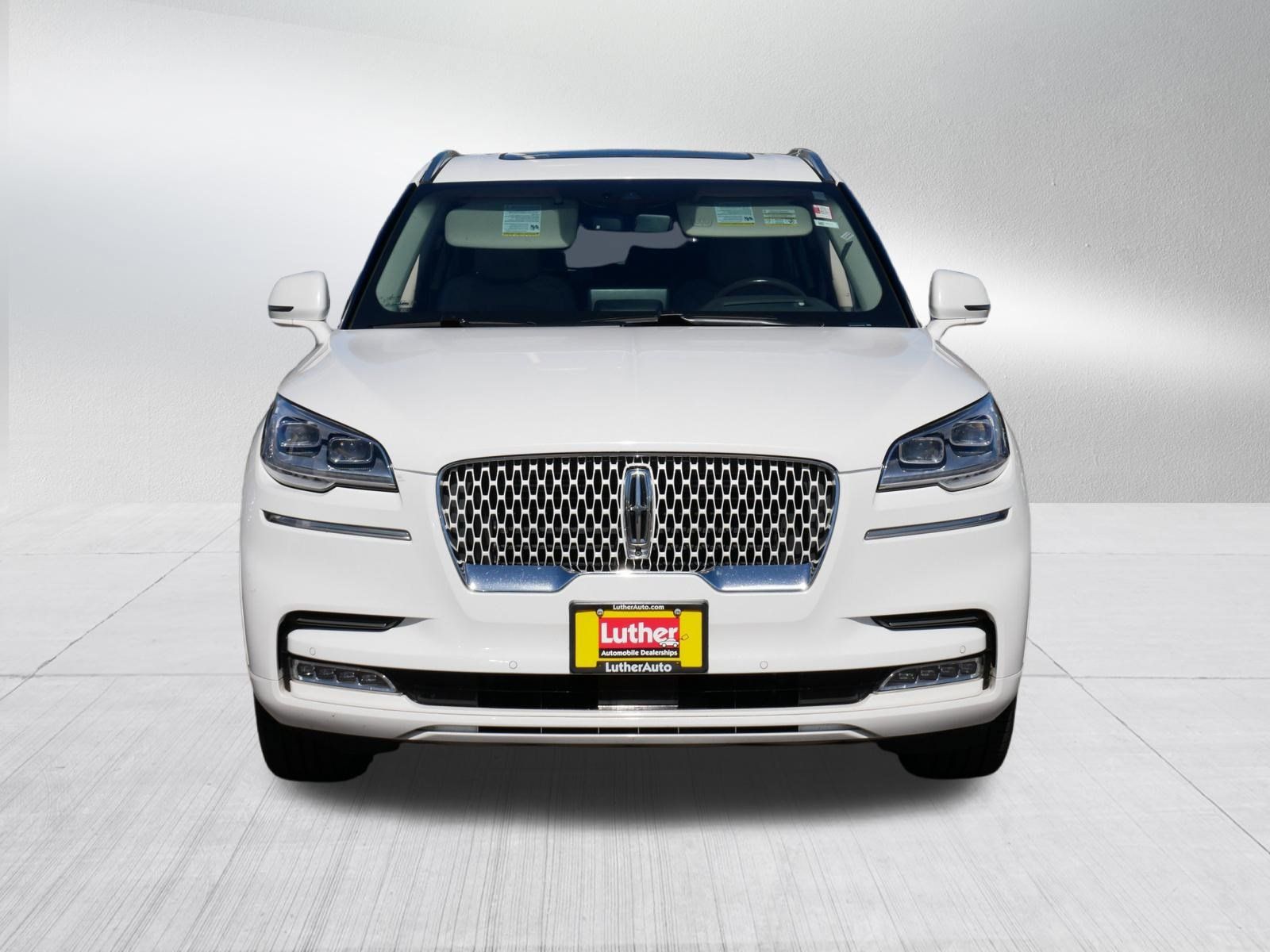 Used 2022 Lincoln Aviator Reserve w/ Equipment Group 201A AWD/4WD image 2