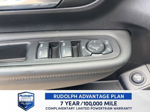 Used 2024 GMC Terrain SLT image 29