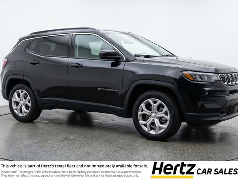 Used 2025 Jeep Compass Latitude AWD/4WD image 1