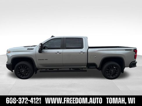 Used 2025 Chevrolet Silverado 2500 LT w/ Trail Boss Package AWD/4WD image 2