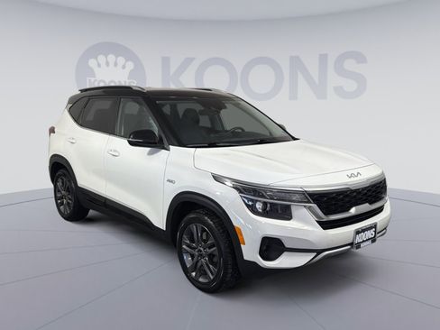 Used 2023 Kia Seltos S w/ Navigation Package image 10