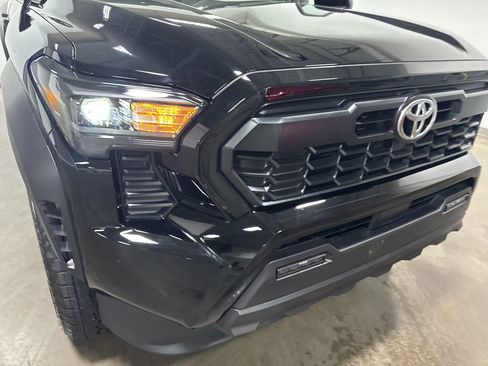 New 2025 Toyota Tacoma TRD Off-Road image 46