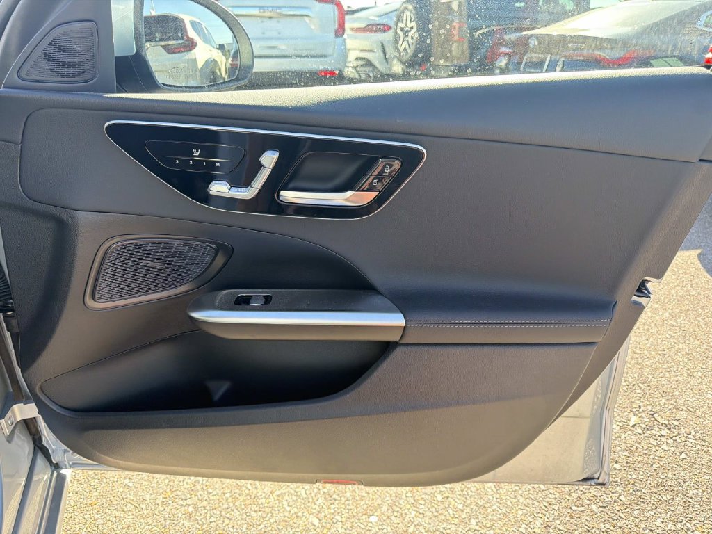 Used 2025 Mercedes-Benz C 300 Sedan image 14