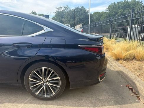 Used 2025 Lexus ES 300h w/ Premium Package FWD image 8
