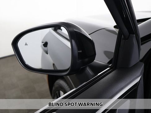 New 2025 Mitsubishi Outlander SE image 7