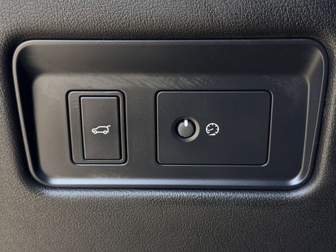 Used 2023 Jaguar F-PACE S image 24