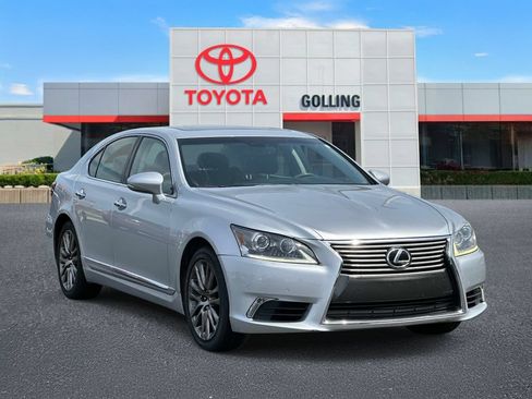Used 2015 Lexus LS 460 w/ Comfort Package RWD image 7