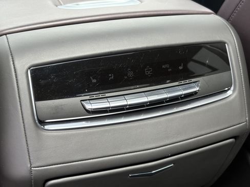 Certified 2023 Cadillac Escalade ESV V AWD/4WD image 16