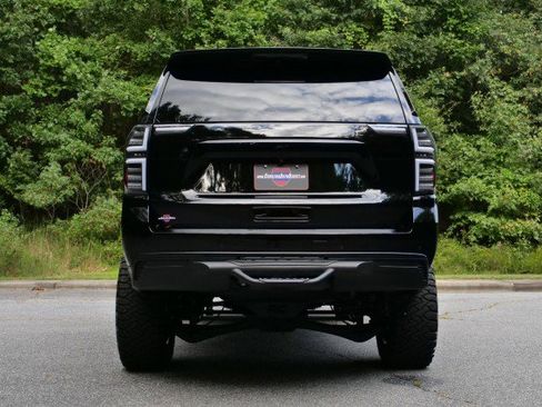 Used 2024 GMC Yukon XL SLT w/ SLT Luxury Package image 24