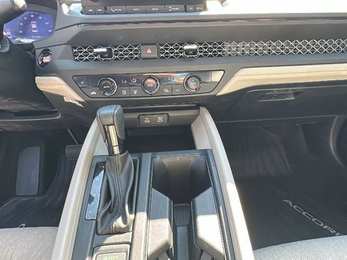 Used 2023 Honda Accord EX image 19