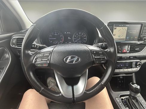 Used 2018 Hyundai Elantra GT w/ Tech Package 03 image 8