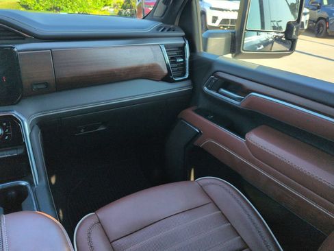 Used 2025 GMC Sierra 2500 Denali Ultimate AWD/4WD image 16