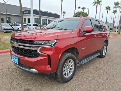 Used 2024 Chevrolet Tahoe LS image 3