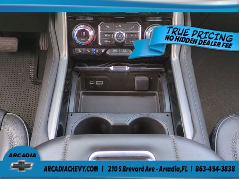 Used 2023 GMC Yukon XL Denali AWD/4WD image 19