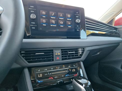 New 2025 Volkswagen Jetta SE image 11