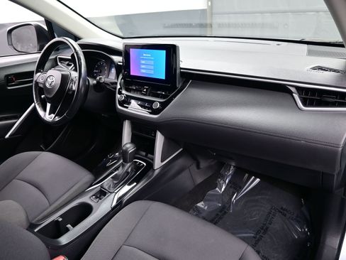 Used 2024 Toyota Corolla Cross LE image 14