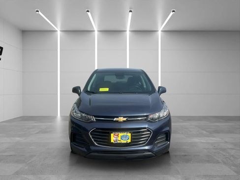 Used 2018 Chevrolet Trax LS image 2
