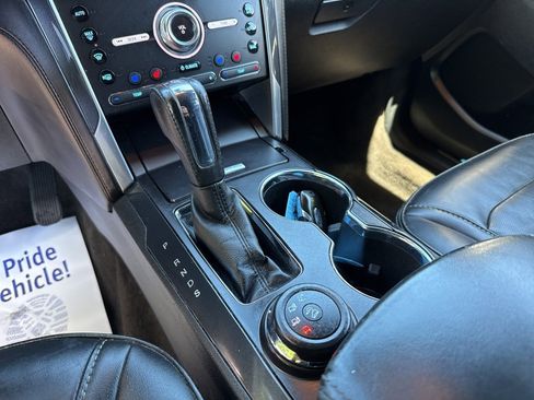 Used 2017 Ford Explorer Platinum image 15