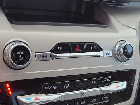 Used 2023 Ford Explorer XLT w/ Equipment Group 202A image 29